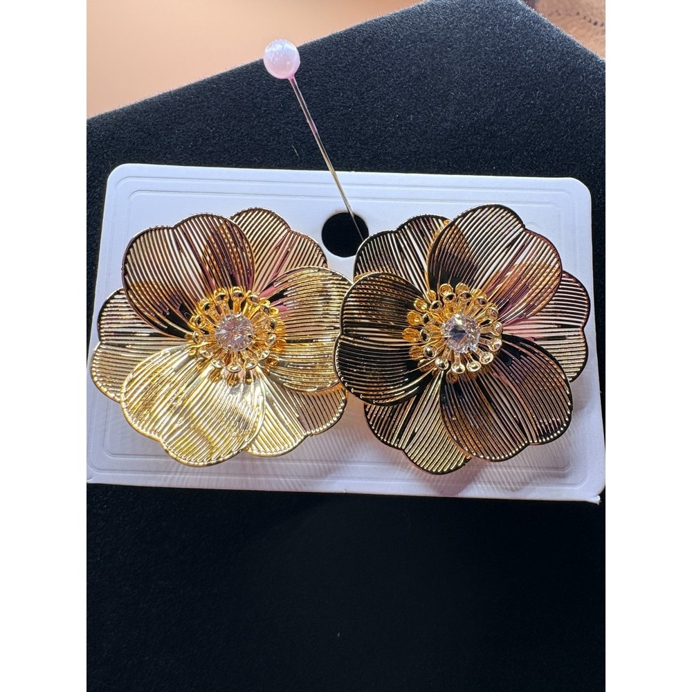 Gold‎ Floral Earrings with Cubic Zirconia Center - Costume Jewelry